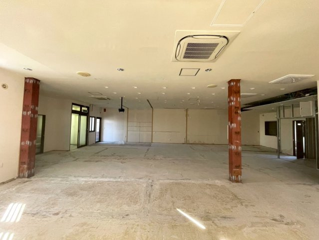 西岡町保ヶ山貸店舗の内装