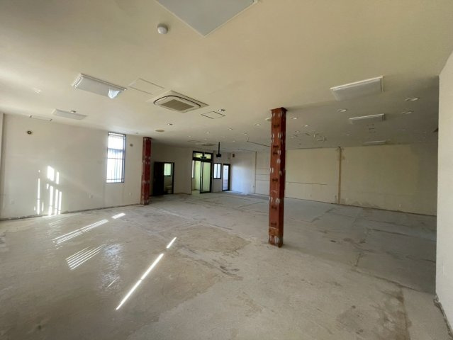 西岡町保ヶ山貸店舗の内装