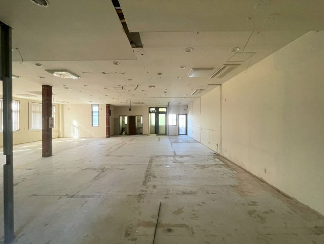 西岡町保ヶ山貸店舗の内装
