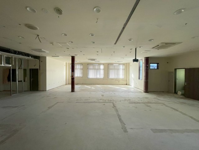 西岡町保ヶ山貸店舗の内装