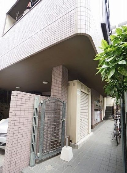 エリーナハイツ博多駅前のエントランス