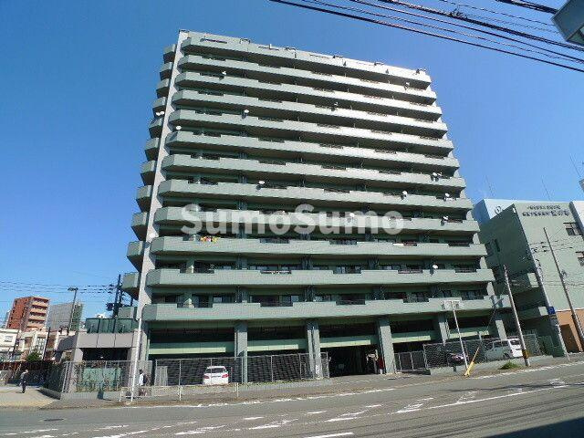 アンピール県庁駅前