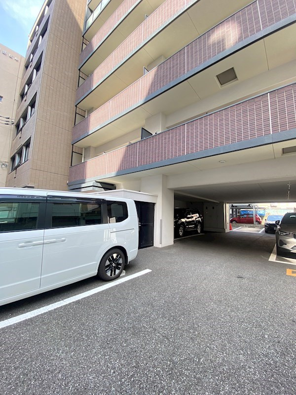 エコルクス赤坂Ⅱの駐車場