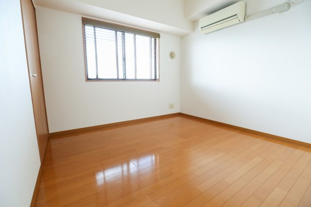 グリーンミユキ小山の洋室|5.1帖洋室