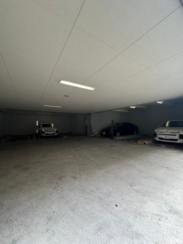 エステートモア・博多公園通りの駐車場