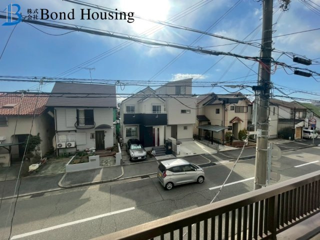 インナーガレージ付　南別府4丁目　中古戸建　築48年の前面道路含む現地写真