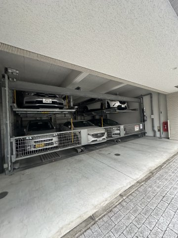 アレクサスラ・クラシコの駐車場