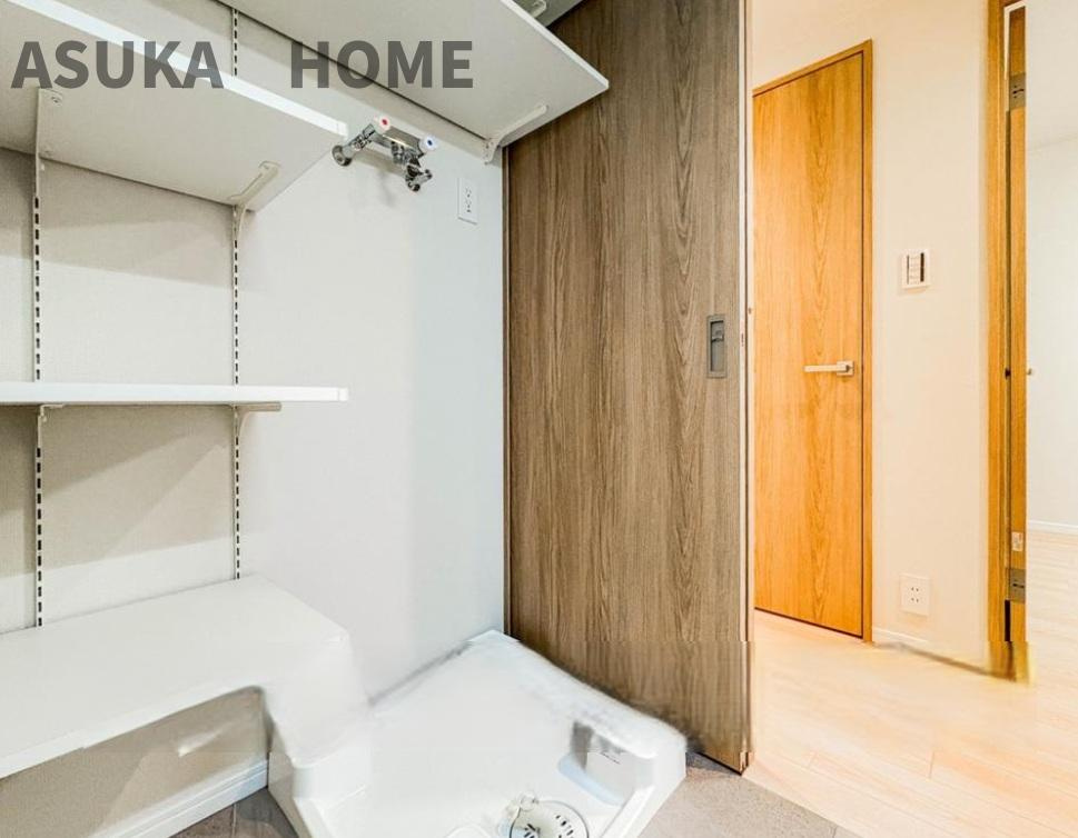 ライム長津田2番館の脱衣所|濯機を配置しても十分なスペースを確保した設計となっております。