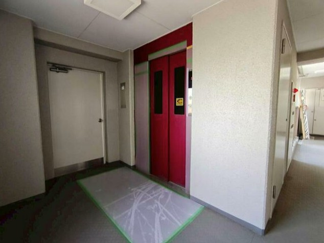 コープ野村志木のロビー