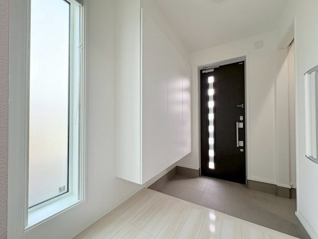 中古戸建　羽島市舟橋町宮北3丁目　令和2年築の玄関