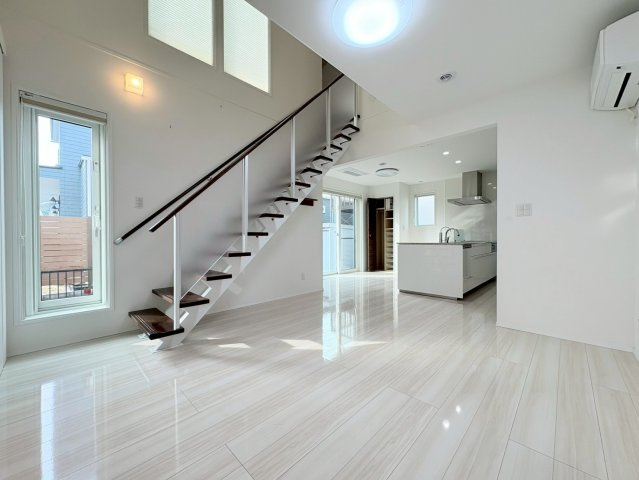 中古戸建　羽島市舟橋町宮北3丁目　令和2年築の居間・リビング