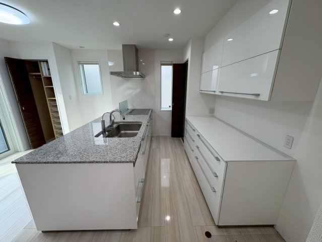 中古戸建　羽島市舟橋町宮北3丁目　令和2年築のキッチン