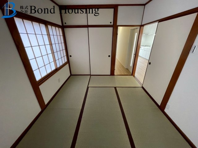 室内外リフォーム済み・広いバルコニー付き・長畑町　中古戸建の和室