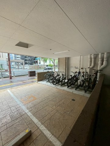 エンクレスト大手門Ⅲの駐車場