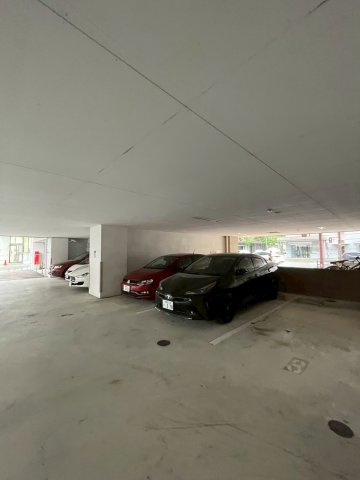 エンクレスト大手門Ⅲの駐車場
