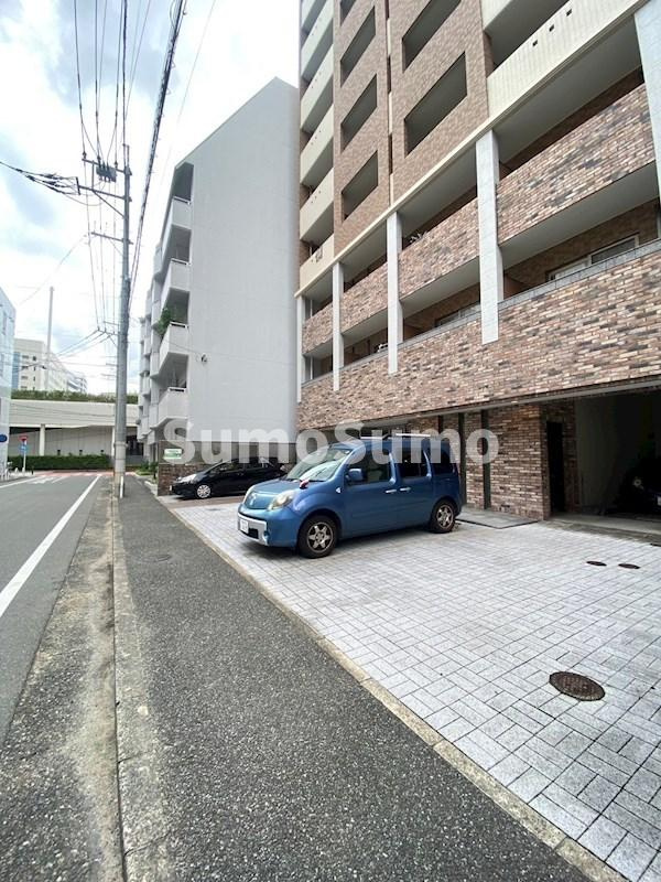 エンクレスト舞鶴の駐車場