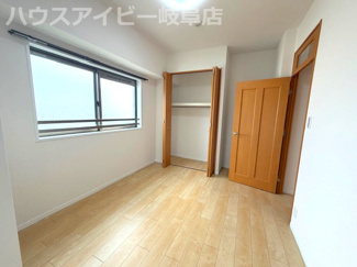 【洋室】 | モアグレース新岐阜4階部分！南東角部屋！3面バルコニー！ペット飼育可能なマンション！アルコープ付き！ | モアグレース新岐阜4階部分！南東角部屋！3面バルコニー！ペット飼育可能なマンション！アルコープ付き！