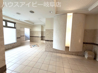 【エントランス】 | モアグレース新岐阜4階部分！南東角部屋！3面バルコニー！ペット飼育可能なマンション！アルコープ付き！ | モアグレース新岐阜4階部分！南東角部屋！3面バルコニー！ペット飼育可能なマンション！アルコープ付き！