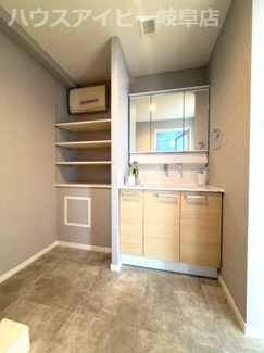 【独立洗面台】 | モアグレース新岐阜4階部分！南東角部屋！3面バルコニー！ペット飼育可能なマンション！アルコープ付き！ | モアグレース新岐阜4階部分！南東角部屋！3面バルコニー！ペット飼育可能なマンション！アルコープ付き！