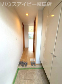 【玄関】 | モアグレース新岐阜4階部分！南東角部屋！3面バルコニー！ペット飼育可能なマンション！アルコープ付き！ | モアグレース新岐阜4階部分！南東角部屋！3面バルコニー！ペット飼育可能なマンション！アルコープ付き！