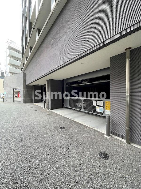 エンクレスト天神MERSⅡの駐車場