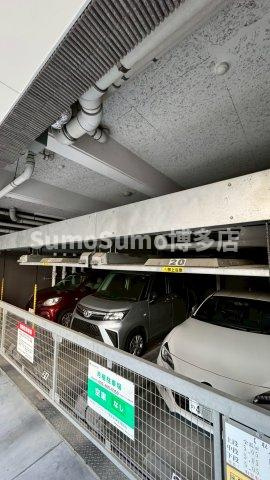 エンクレスト博多駅東の駐車場