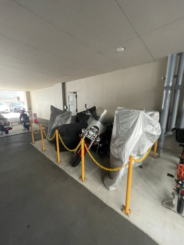 エンクレスト博多駅南BASEの駐車場