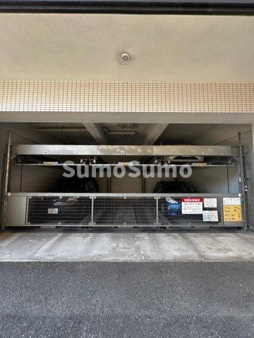 エンクレスト薬院LUCEの駐車場