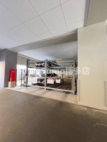 エンクレストGRAN博多駅前の駐車場