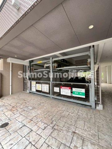 エンクレスト天神シティの駐車場