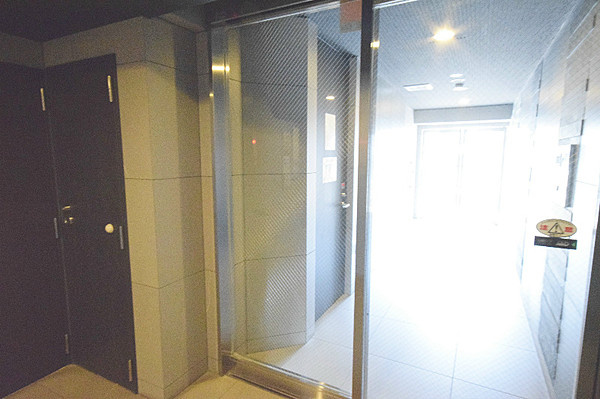 フローマ門前仲町リバーサイドのエントランス