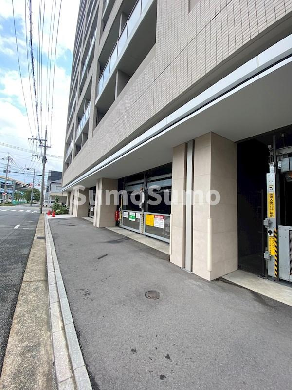 エンクレスト天神LINKの駐車場