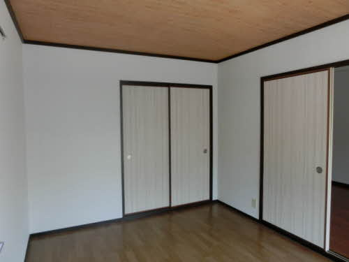 フレグランス阿賀南A棟の洋室