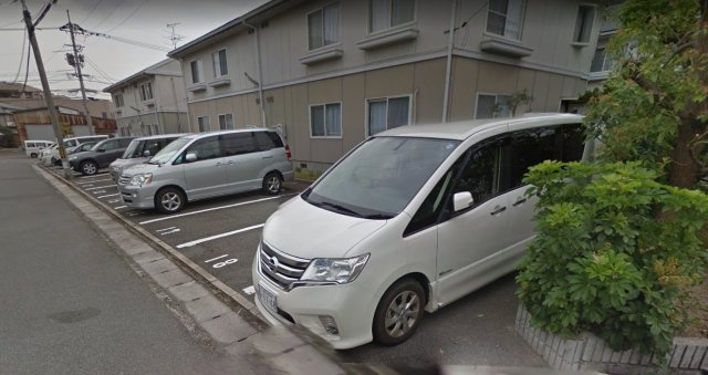 フレグランス阿賀南A棟の駐車場
