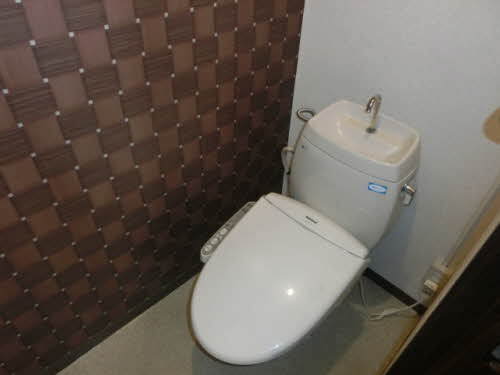 フレグランス阿賀南A棟のトイレ