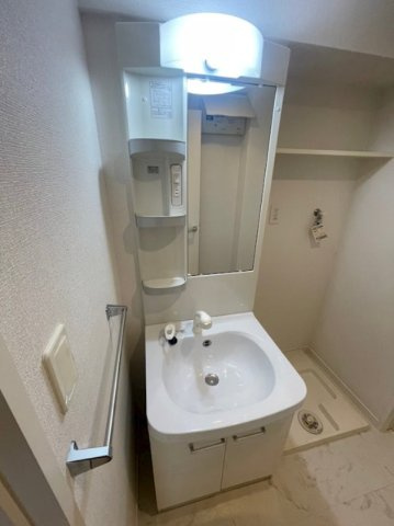 クレセント美野島の洗面所
