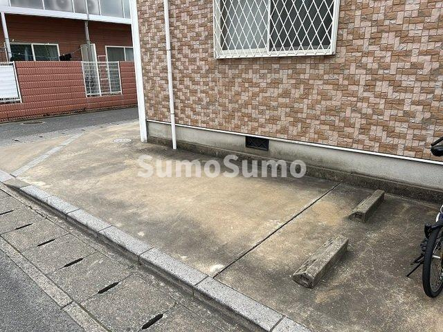 ケアンズコートの駐車場