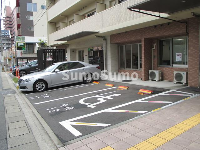 キルンズ西新の駐車場