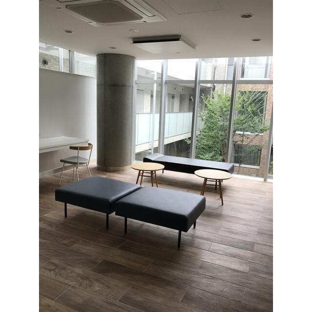 コンフォリア目黒青葉台のロビー