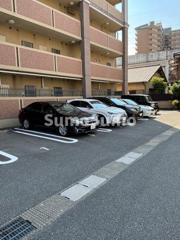 グレイス竹下の駐車場