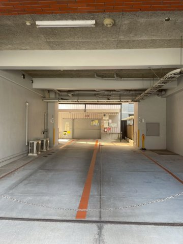 オルニス真愛の駐車場