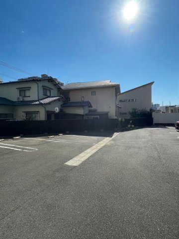 エンブレイス大橋南の駐車場