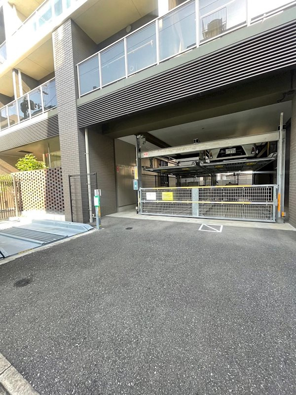 グランフォーレプライム大橋の駐車場