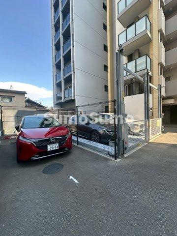 グランフォーレラグゼ箱崎の駐車場