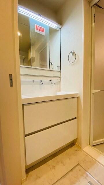 グランディールの独立洗面台