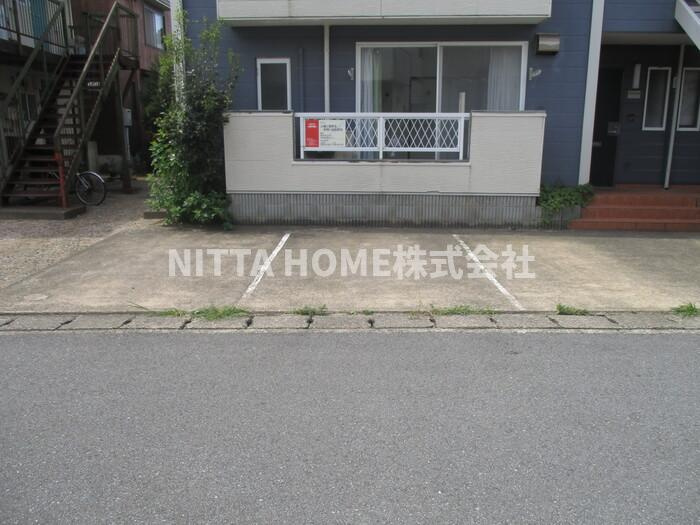 エールハイムⅠの駐車場|駐車場スペース４台あります！！