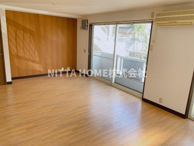 エールハイムⅠの居間・リビング|リビング広々１４帖あります☆