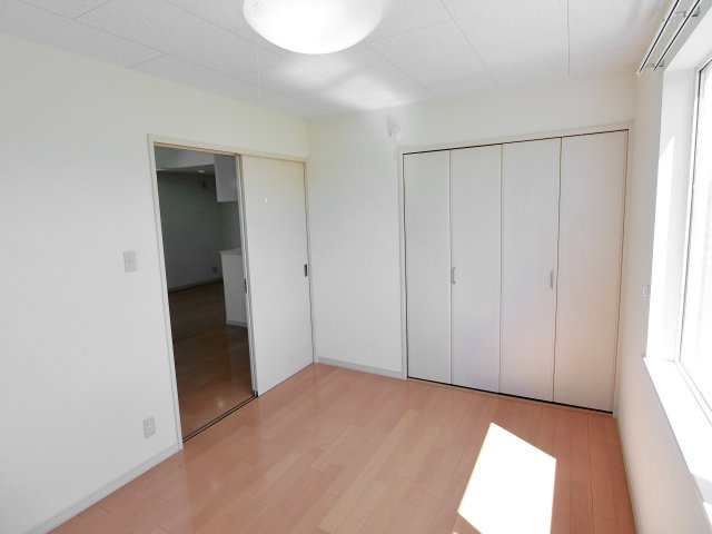 モリーゼの洋室