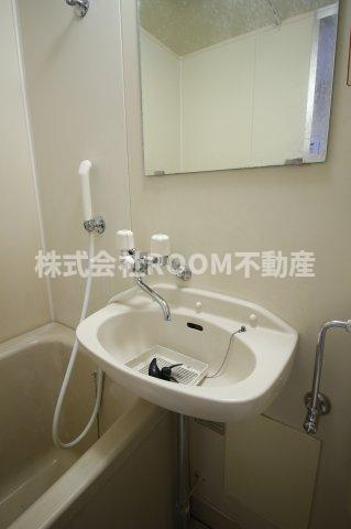 東町ペアシティの洗面所|明るい洗面所です