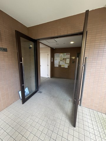 カメリアハウスのエントランス